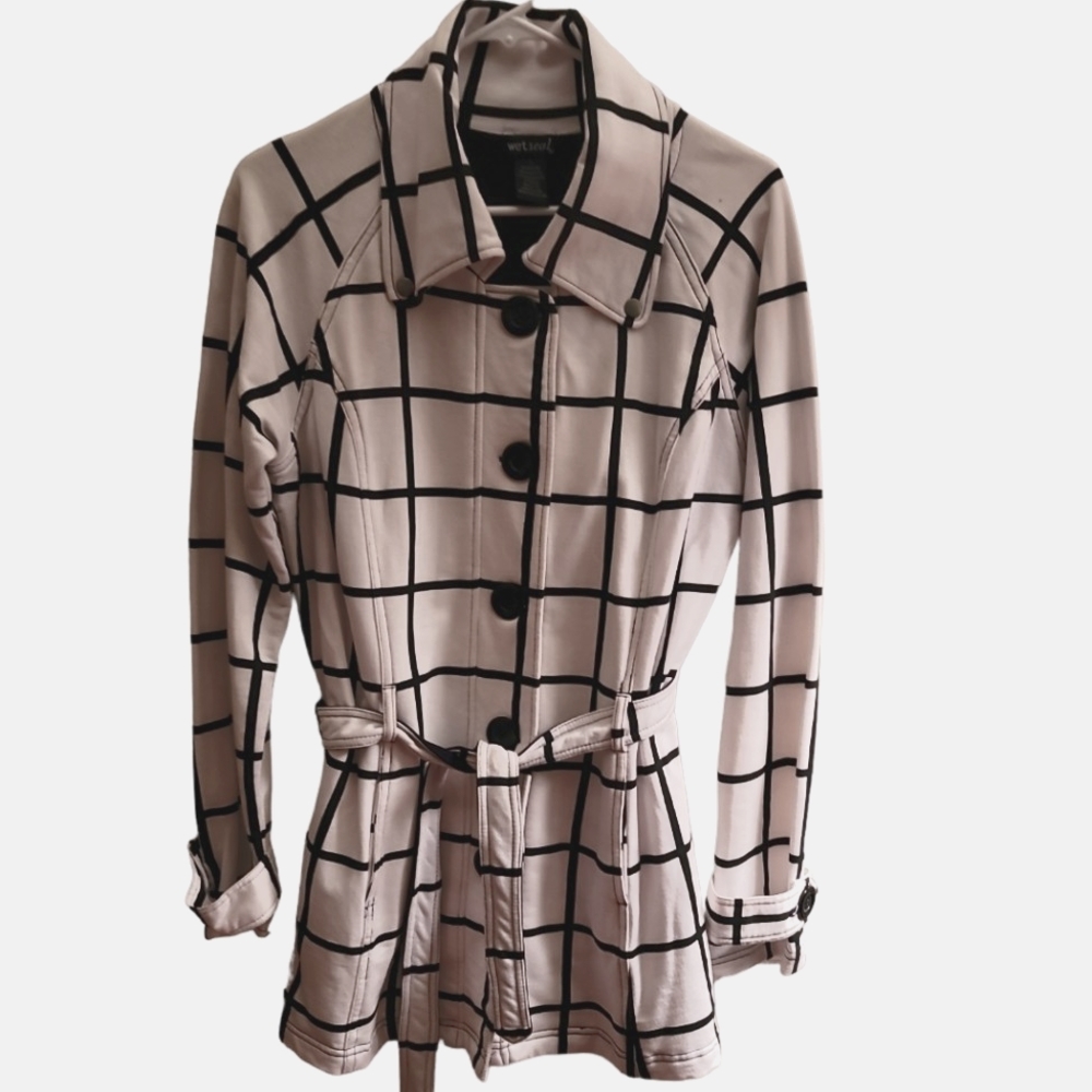Like New Block Design  Black White Jacket